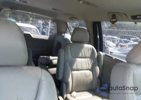 2005 Honda Odyssey Touring z USA, uszkodzony, nr VIN 5FNRL38845B077375